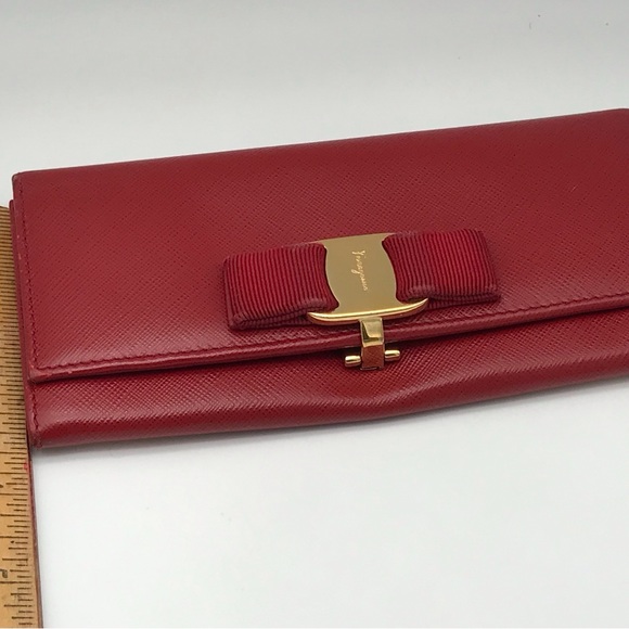 Salvatore Ferragamo Red Leather Vara Bow Closure Wallet  EUC - Picture 4 of 16
